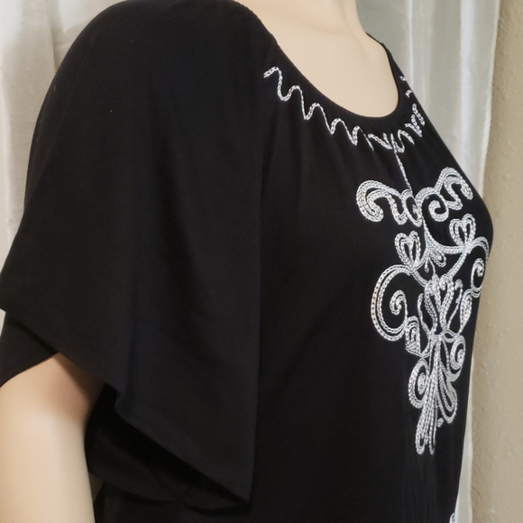 Black plus size embroidered summer top - Picture 3 of 6